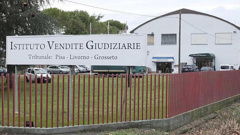 «Cinquemila euro o devasto casa»