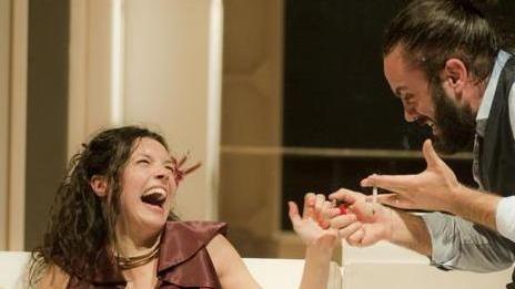 L’arte della seduzione in scena con Feydeau al teatro Concordi