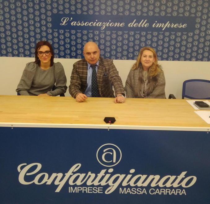 Estetiste unite contro le “abusive”
