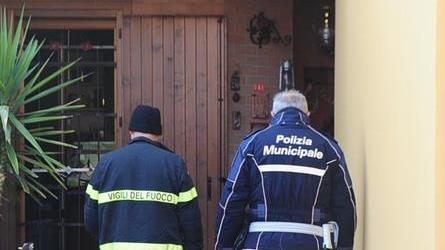 Lascia le braci nel lavello, rogo in cucina