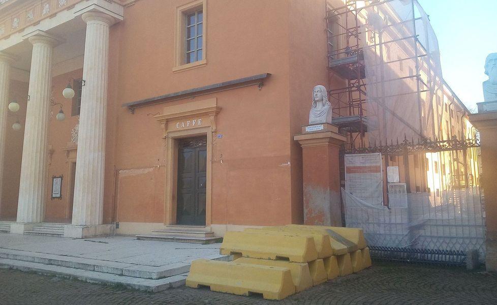 Lavori al Caffè del Teatro ripartiti dopo un anno 