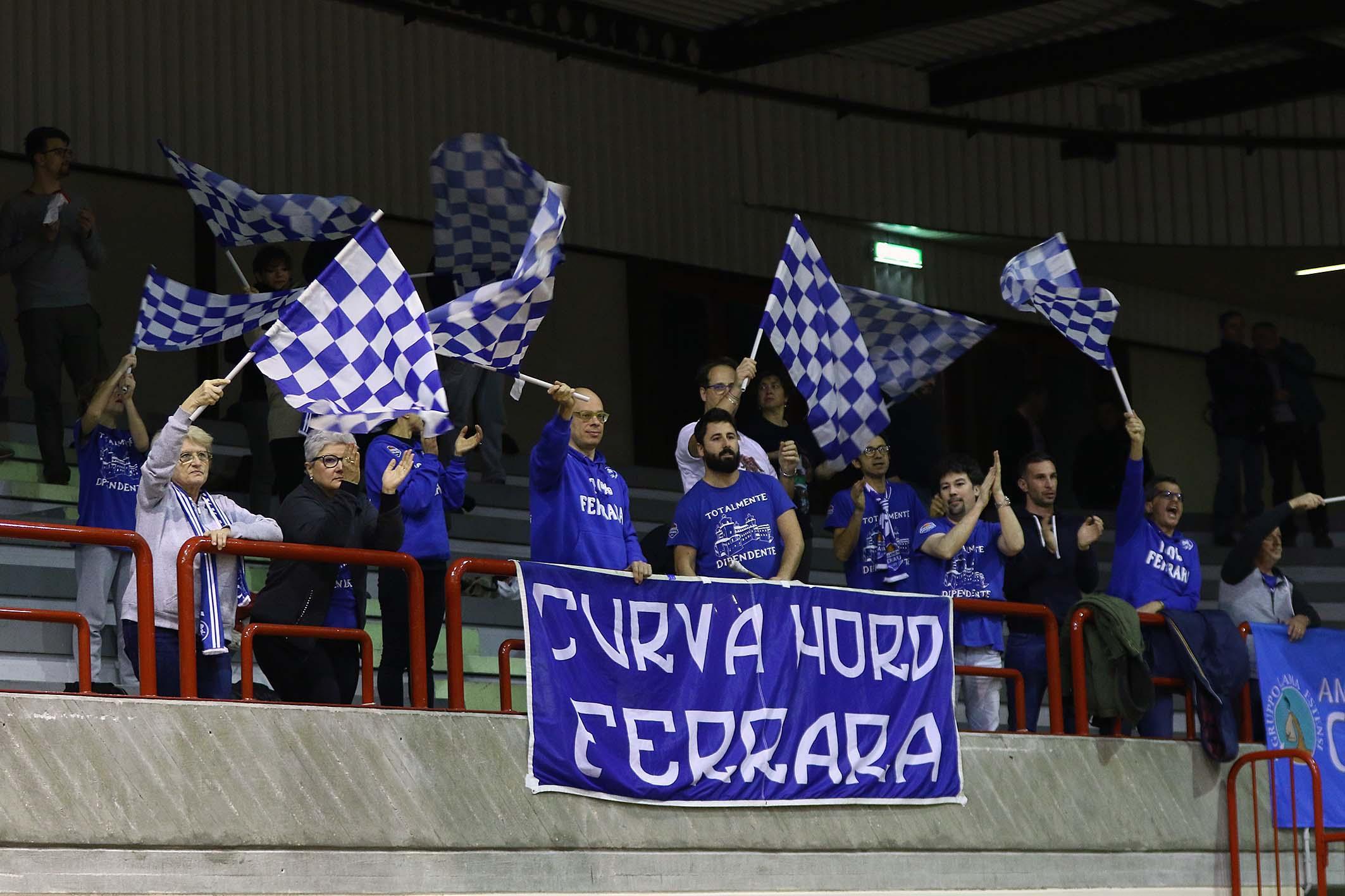 I tifosi della Curva Nord della Bondi