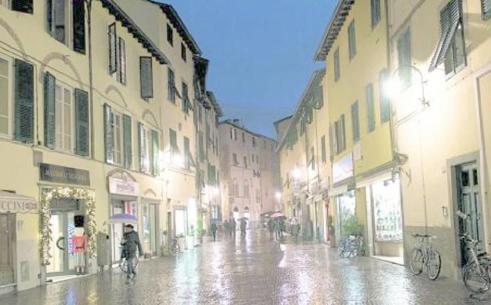 «Stalli blu gratis: le attività soffrono» 