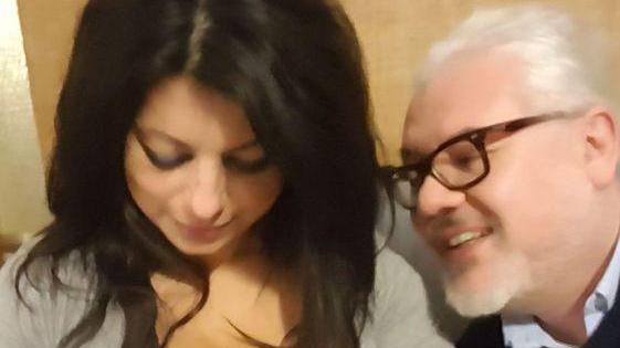 Parto precipitoso in città: «È nato un carrarino!»