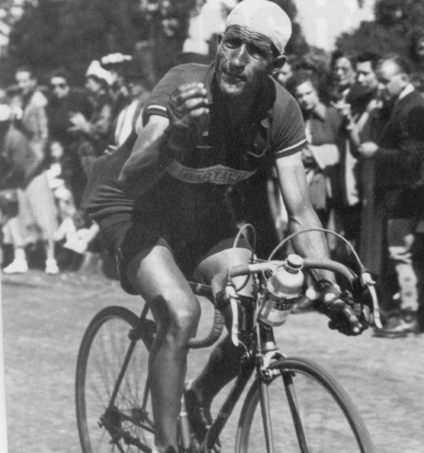 Campione ed eroe: la storia di Bartali 
