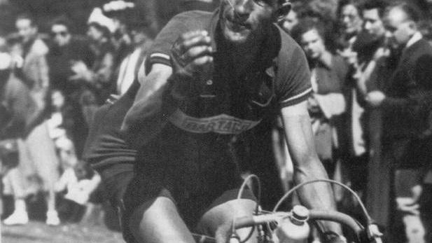 Campione ed eroe: la storia di Bartali