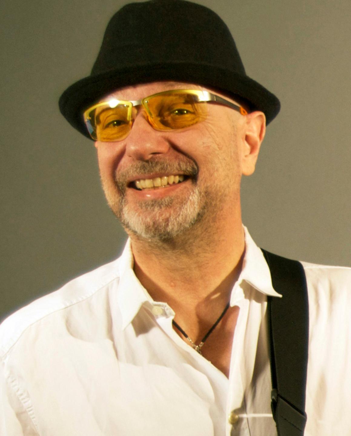 “Un sabato italiano”: Sergio Caputo in trio domani al Birdland 