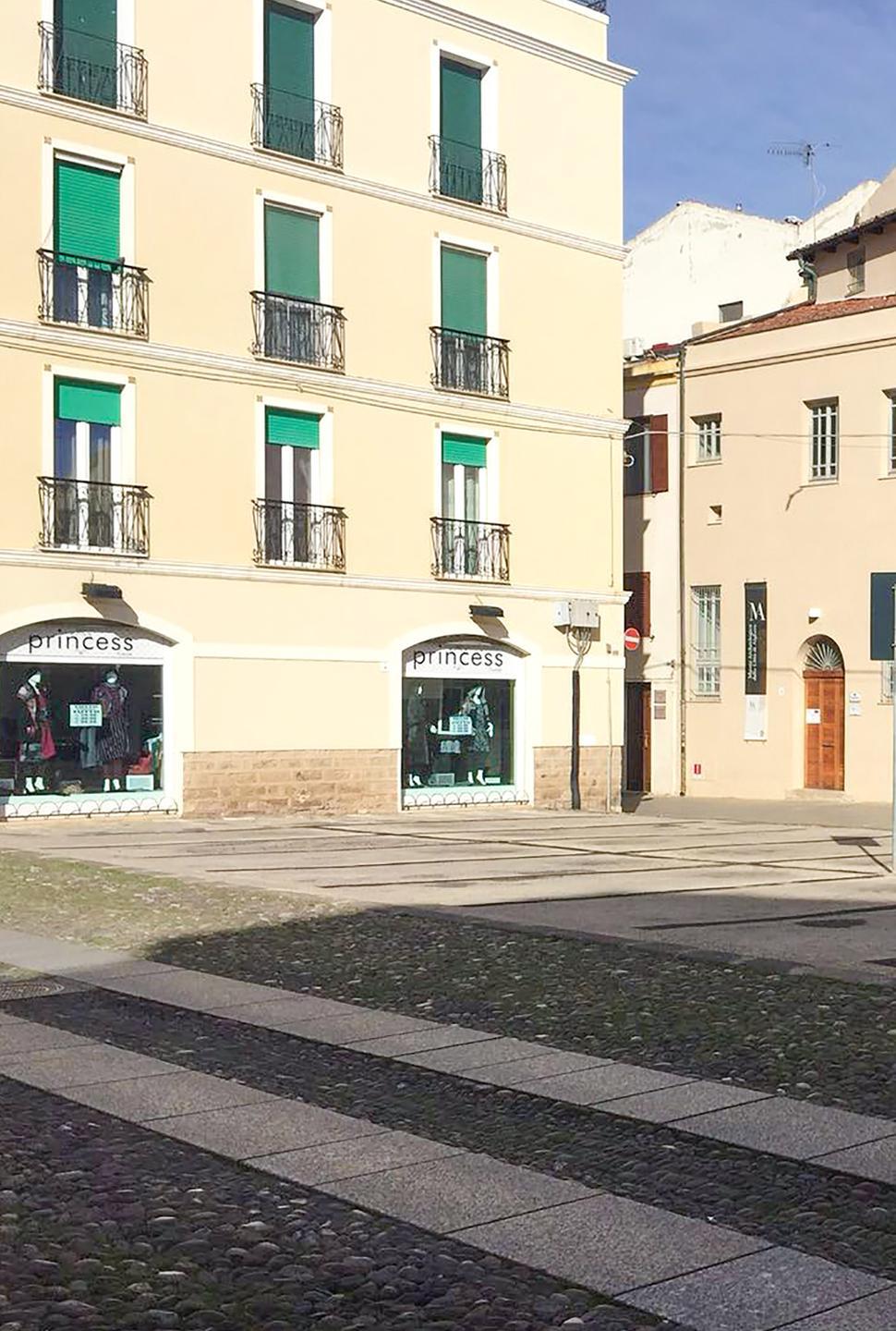 In piazza Ginnasio arrivano le aiuole al posto delle auto