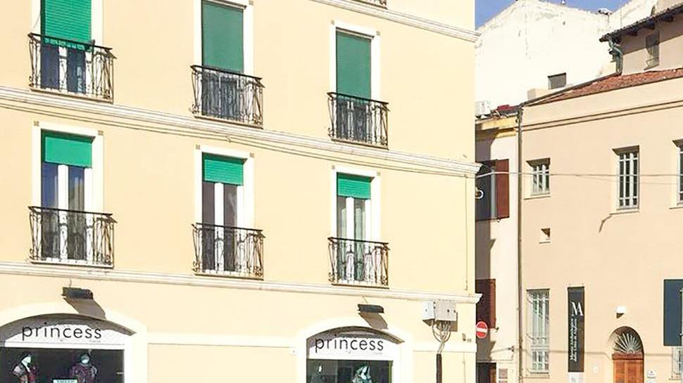 In piazza Ginnasio arrivano le aiuole al posto delle auto