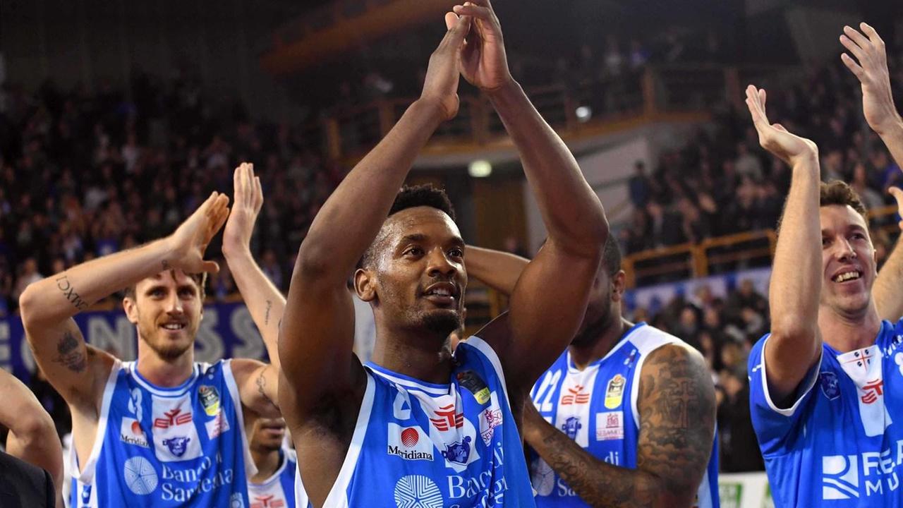 La Dinamo respira e guarda il mercato