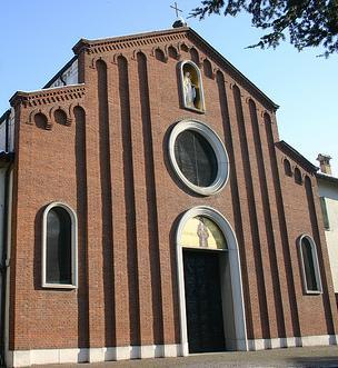 Per le slot rapina un’anziana in chiesa 