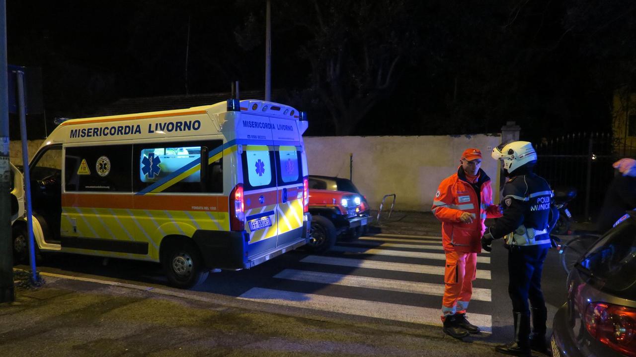 Investe una donna con il passeggino e scappa, denunciata una livornese di 64 anni