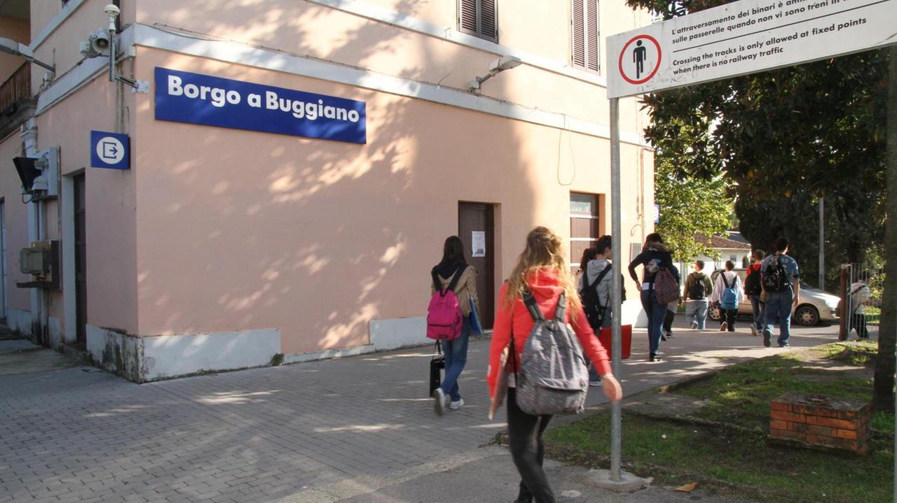 Un'immagine della stazione ferroviaria di Bugianno (Foto d'archivio)