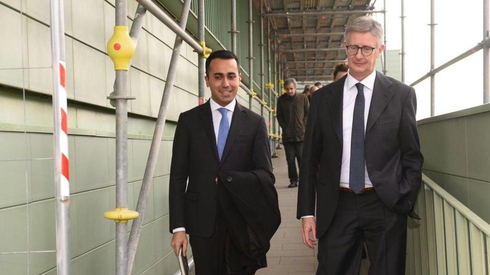 Di Maio strizza l’occhio ai cartari