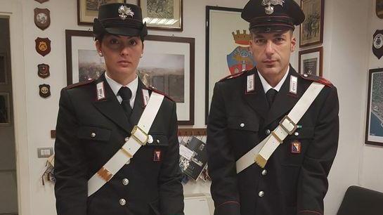 In auto a tutta velocità con pistole dell’Ottocento