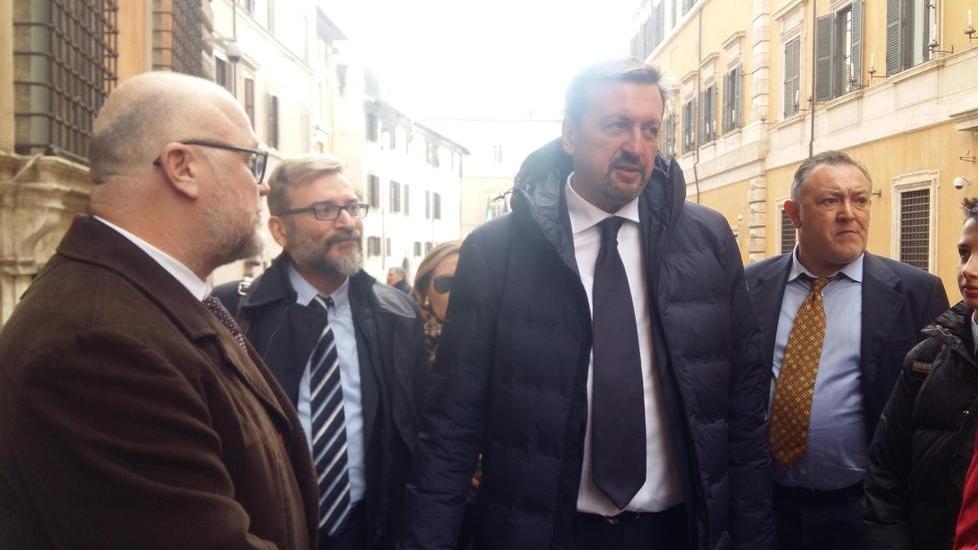 A tutti i consiglieri la copia della relazione