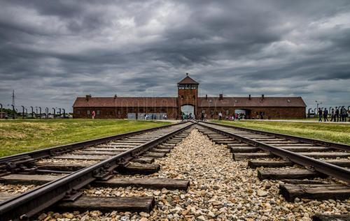 Quando l’Armata Rossa giunse ad Auschwitz