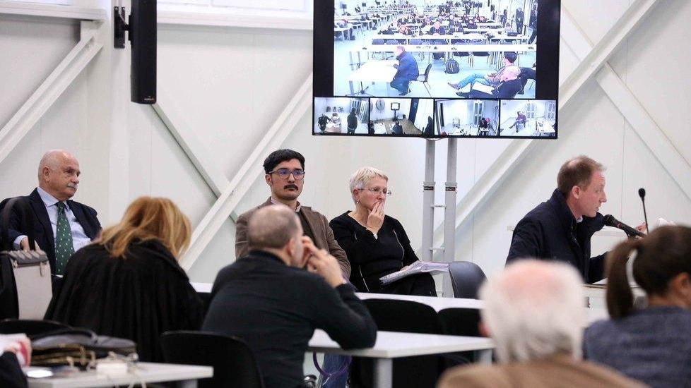 Intercettazioni, ultimatum ai periti fonici