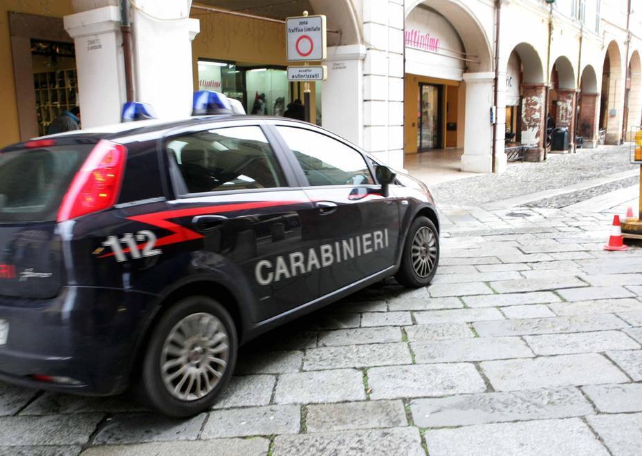 Ruba 50 euro al prof durante l’intervallo 