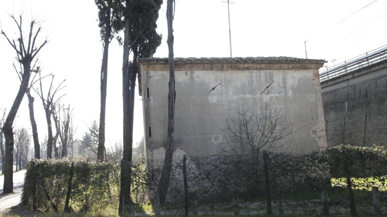 Il chiesino sconsacrato di via Firenze (foto d'archivio)