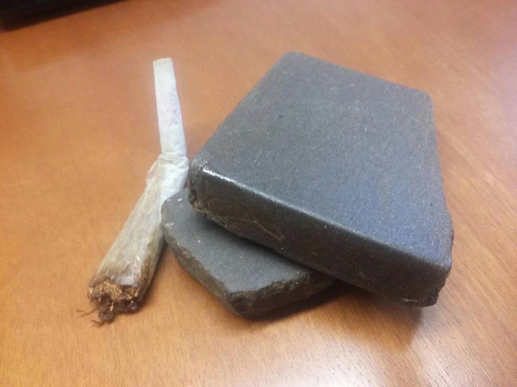 Un panetto di hashish (foto d'archivio)