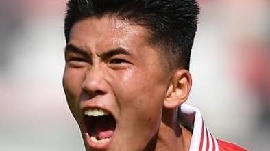 Han in bianconero: la fumata è ancora grigia