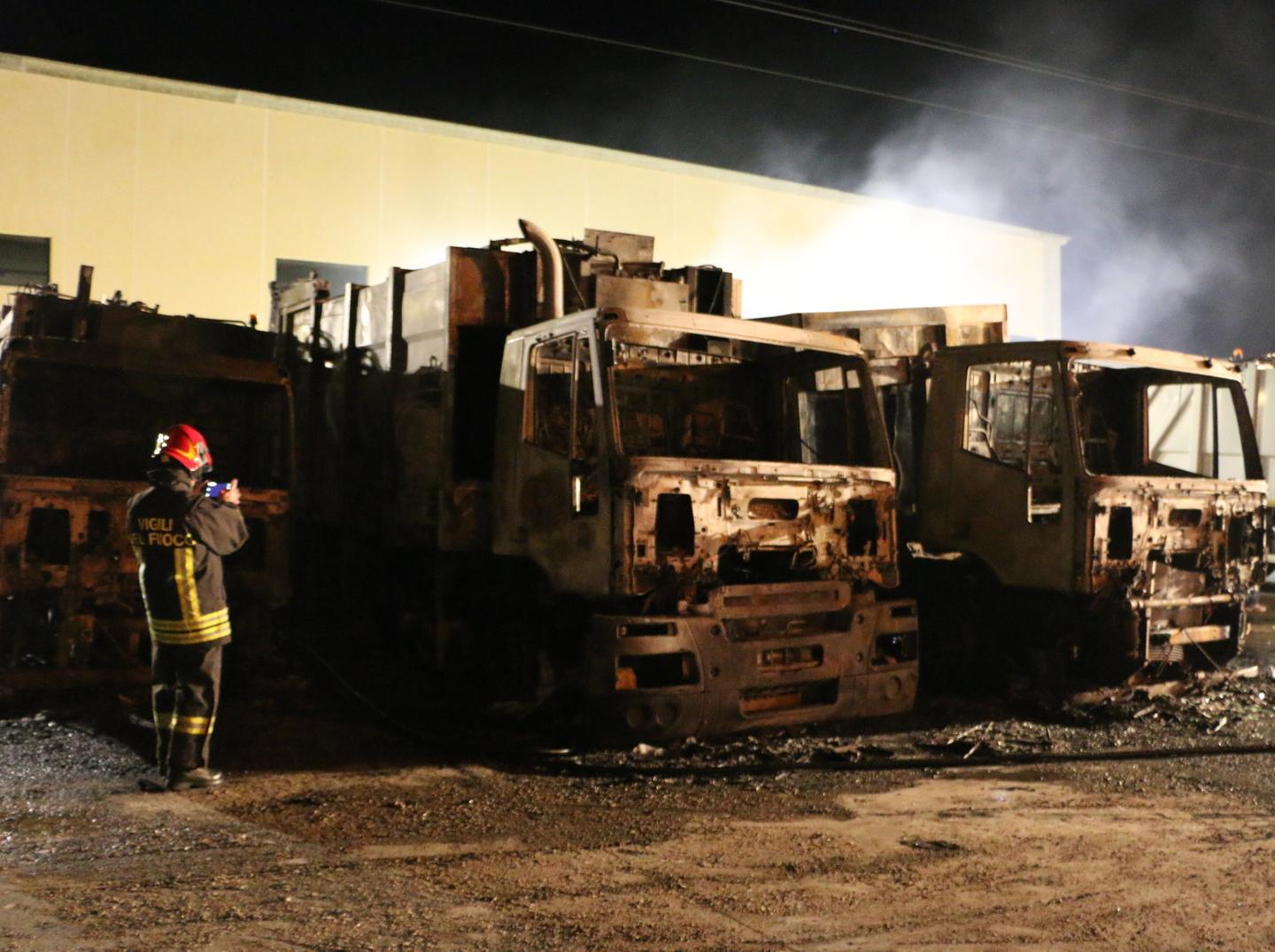 Attentato all’ecocentro, filmati ai raggi X 