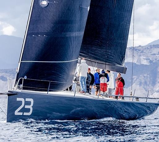 Luna Rossa non si eclissa La base è aperta alla città 