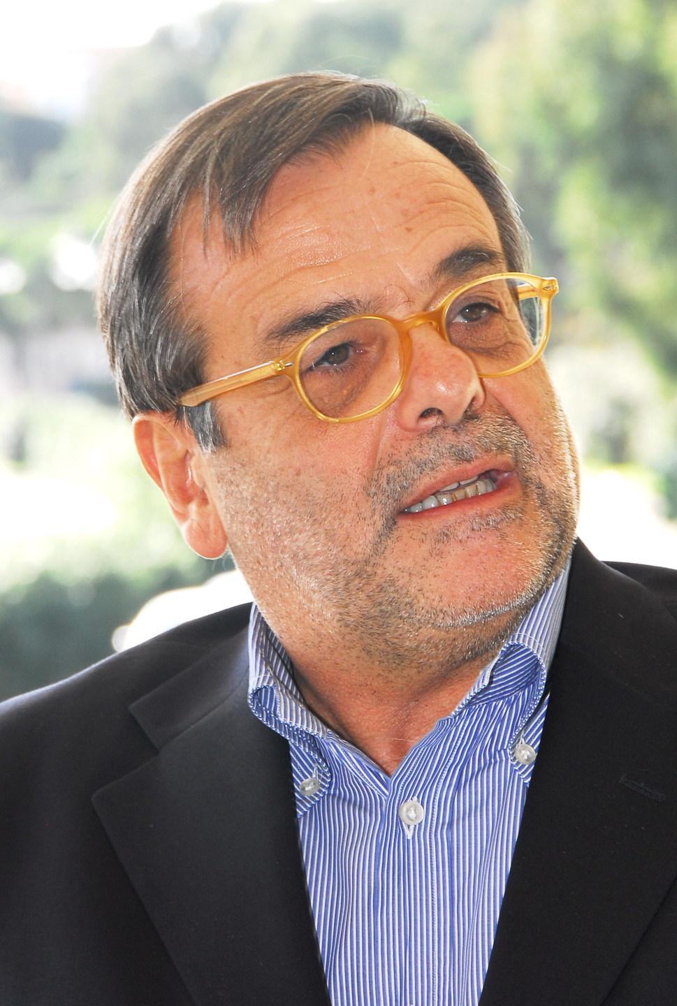 Quattro a giudizio per la strada crollata 