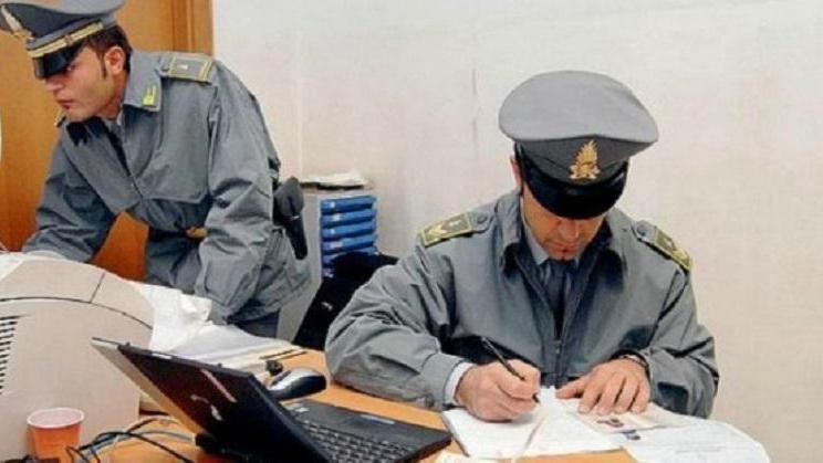 Controlli della Guardia di Finanza (foto d'archivio)