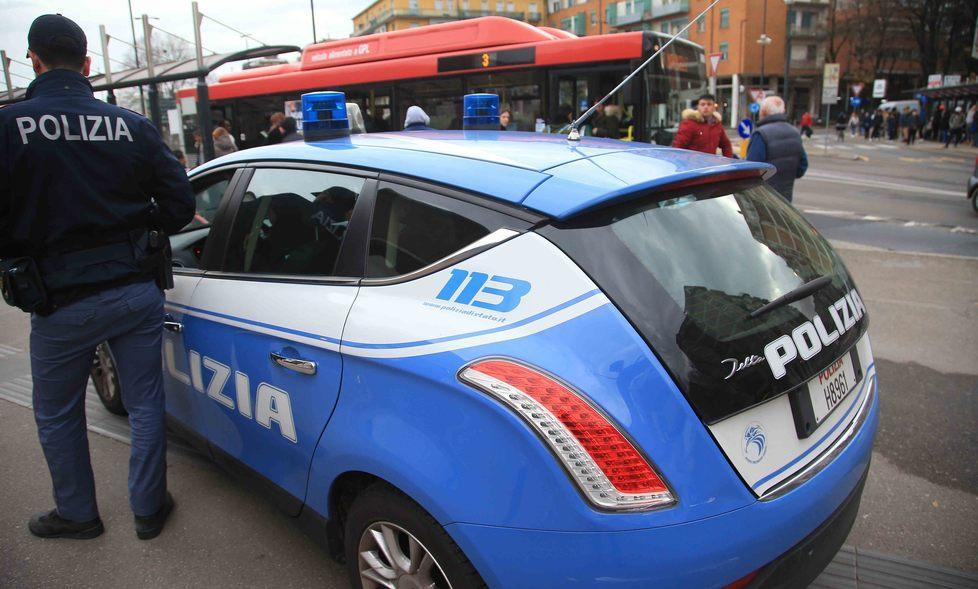 Spacciava in casa della fidanzata: arrestato un 33enne