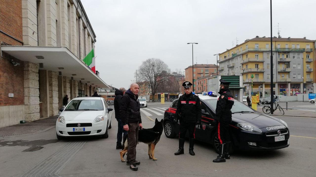 Reggio Emilia: retate dei carabinieri in zona stazione fra droga, spacciatori e clienti
