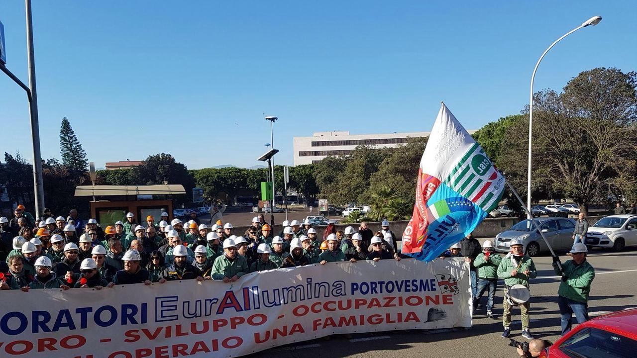 Eurallumina, sit in rumoroso per sbloccare il rilancio della fabbrica