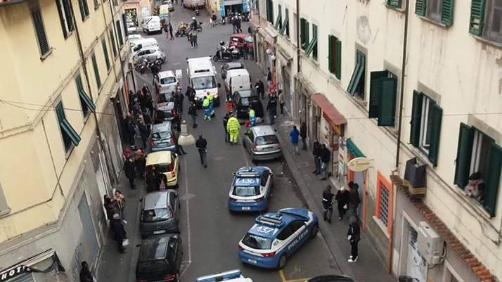 Calci e pugni in zona Garibaldi: in due all'ospedale