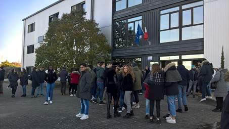 Studenti del liceo Marconi a La Scala nel comune di San Miniato