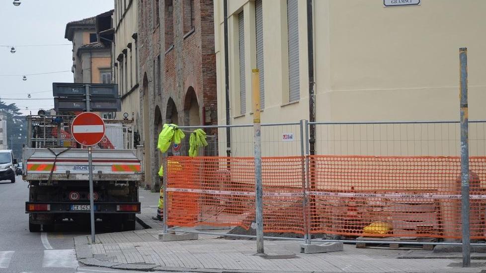 Pistoia, via ai lavori per riaprire il varco di S. Vitale