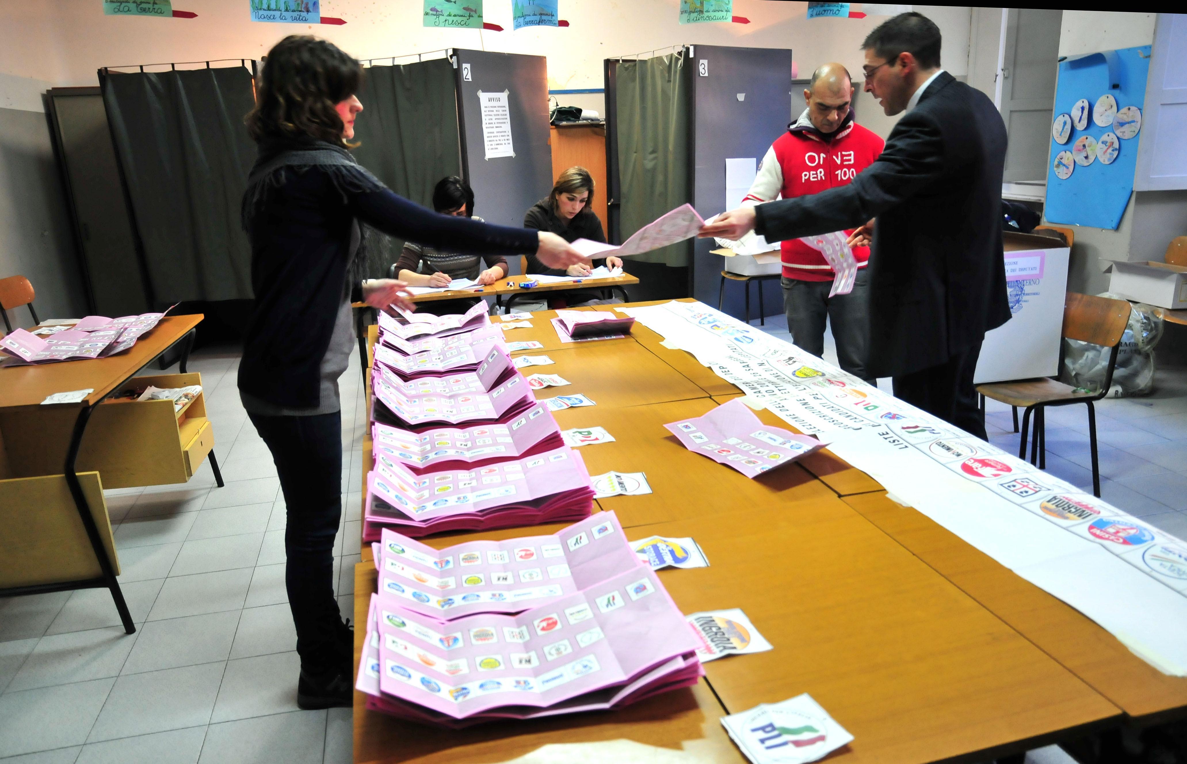 La Sardegna va alle urne, ecco i nomi dei 300 candidati nell'isola