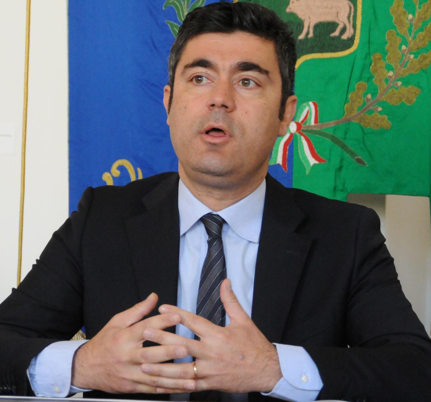 “Striscia la notizia” fa tappa all’ex hotel Esit 