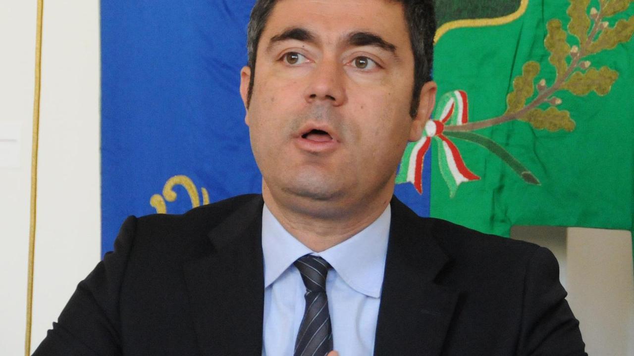 “Striscia la notizia” fa tappa all’ex hotel Esit