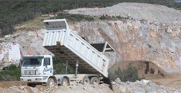 Il Comitato: «Le cave frenano lo sviluppo» 