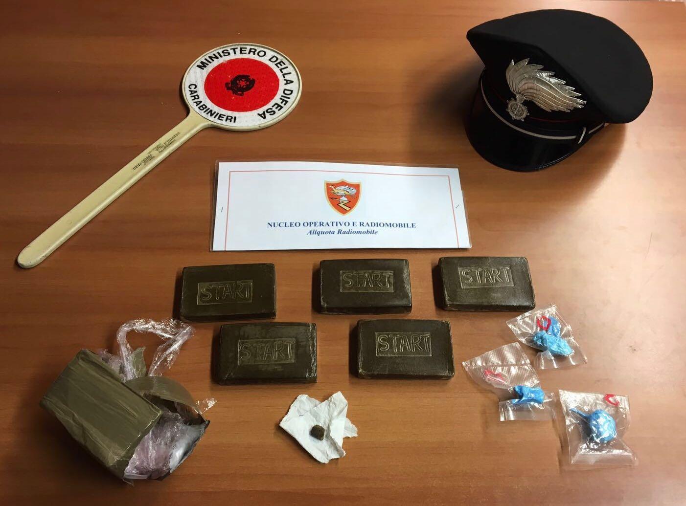 Cagliari, in casa aveva mezzo chilo di hascisc: arrestato