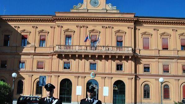 I carabinieri di Copparo hanno trovato l'evaso al bar