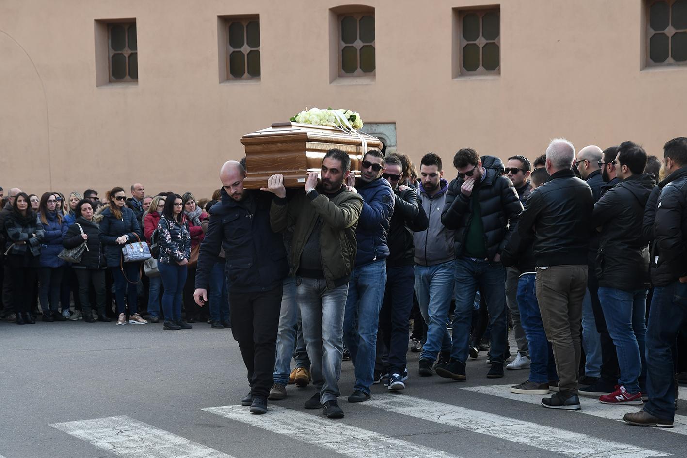 Il funerale di Stefano Feffo Porru