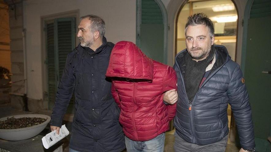 In un armadietto i soldi delle rapine ai discount