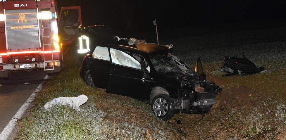 Muore a 25 anni nell’auto impazzita 