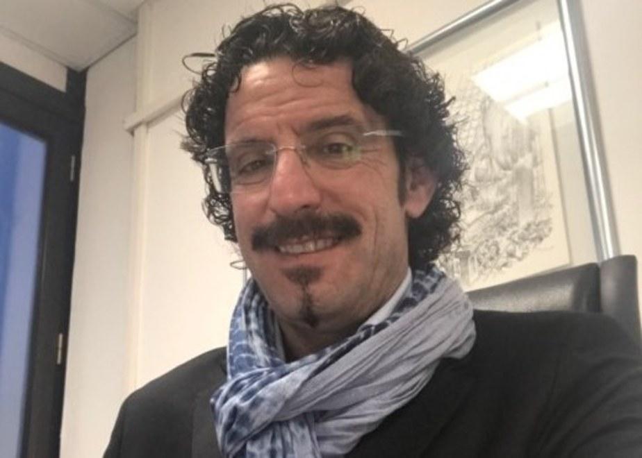 UN PIZZICO DI CINISMO E SI SCAPPA VIA