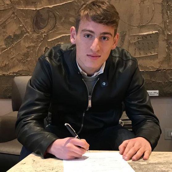 L’Olbia si rinforza con Andrea Vallocchia e con il nordcoreano Song Hyok Choe