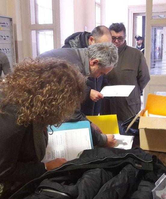 Leghisti, Sgarbi e Balboni in prima fila 