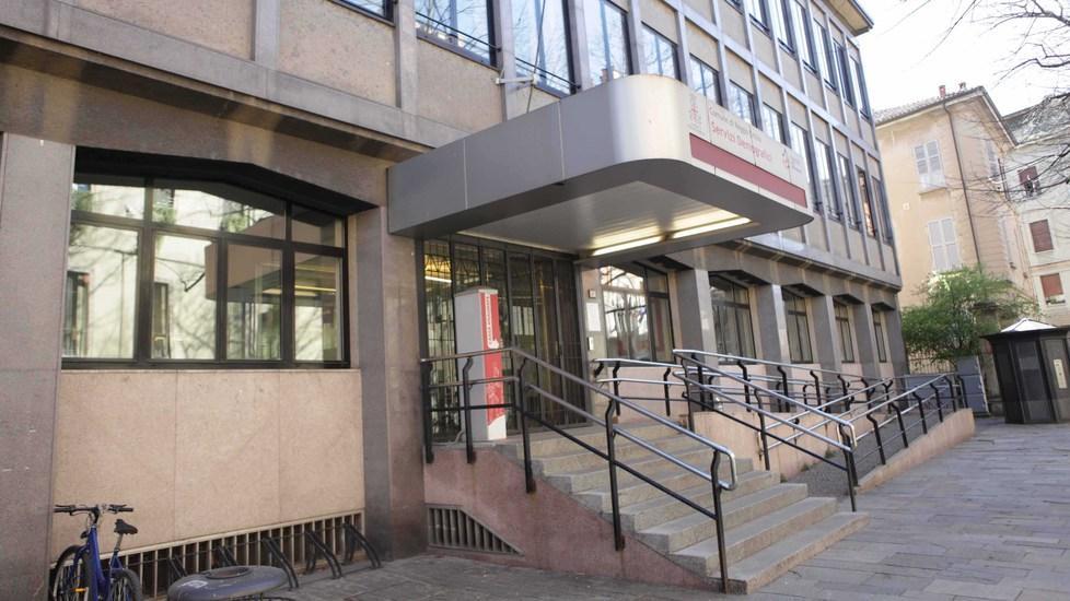 Reggio Emilia, in via Toschi l’Anagrafe al freddo da giorni