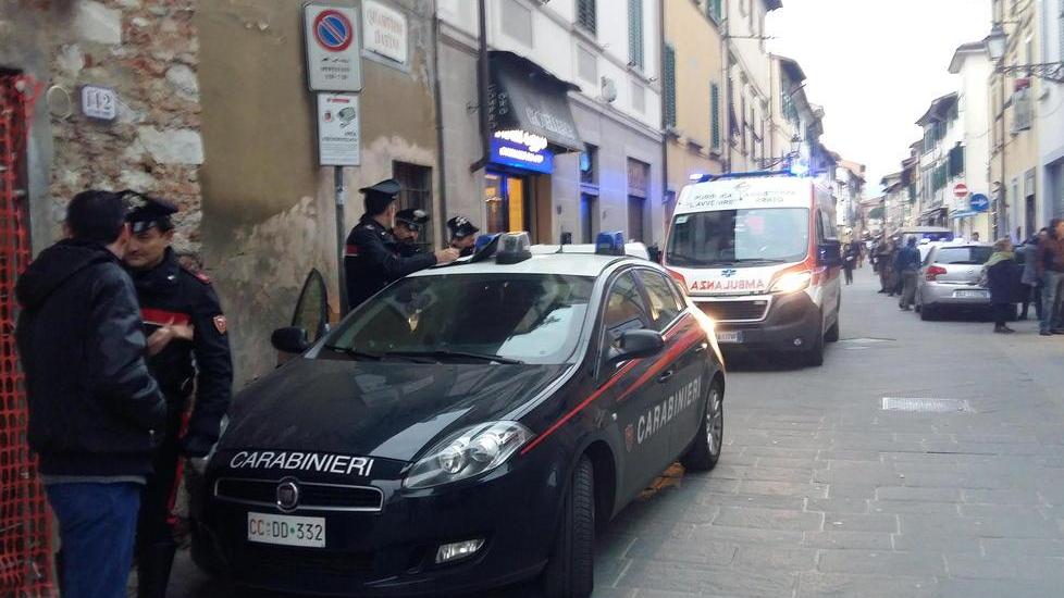 Giovane preso a colpi di mazza in centro